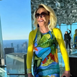 Copa do Mundo: Ana Maria Braga aposta em estampa tropical para brasilcore