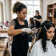 Mega hair pode piorar a queda de cabelo? O que mulheres com alopecia precisam saber