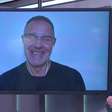 Ex-goleiro da Seleção, Carlos Germano se emociona ao vivo ao ser entrevistado pela filha