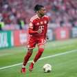 Bayern se movimenta para renovar com Olise e afastar interesse do Real Madrid