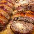 Rocambole de carne moída com bacon super recheado e suculento para você assar no forno e arrasar