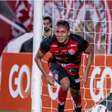 Lembra dele? Ex-Vitória é anunciado por clube baiano