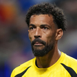 'Nunca vivi com meus pais': destaque absoluto em empate histórico de Cabo Verde com Espanha na Copa 2026, goleiro Vozinha, de 40 anos, superou tragédia familiar que lhe rendeu o apelido