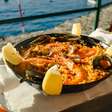 Estes astrônomos sentiram no próprio paladar por que é melhor comer paella na praia - e a resposta está na física