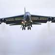 Bombardeiro B-52 cai em solo americano logo após decolar