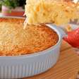 Cocada de forno na travessa bem cremosa, um doce prático que todo mundo vai adorar