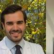 Adrián Alegre, dermatologista: 'A partir dos 50 anos, o erro mais comum que as mulheres cometem no cuidado com a pele é se concentrar apenas na hidratação. A pele precisa de ingredientes ativos que a protejam e promovam a renovação'
