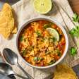 3 sopas práticas e ricas em proteínas para o jantar