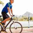 Pedalar, nadar ou caminhar: qual dessas atividades oferece mais benefícios para a saúde?
