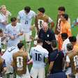 Bielsa demonstra insatisfação com empate do Uruguai