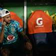 Neymar volta a treinar com bola na seleção brasileira: 'Estavam com saudades?'