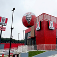 Craque Neto participa de encontro com fãs no KFC em São Bernardo do Campo