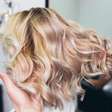 Banho de brilho: como fazer em casa e manter o cabelo radiante