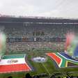 Para os países que disputam a Copa do Mundo, o tamanho nem sempre é sinônimo de gols e glória