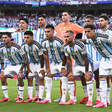 Frase com trocadilho 'El Último Tango' explica fato de Messi ser o único jogador sem chuteira rosa