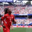 Autor de dois gols, atacante da Suiça se emociona: "Melhor momento da carreira"