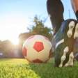 Veja quais alimentos turbinam seu desempenho no futebol