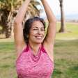 4 hábitos estranhos de mulheres 50+ que não se sentem cansadas - e você provavelmente não faz, segundo nutricionista especializada em metabolismo feminino