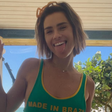 Carolina Dieckmmann posa com maiô do Brasil em dia de jogo da Copa: 'Hoje tem'