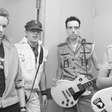 The Clash: icônico baixo quebrado da capa de 'London Calling' será exibido em museu