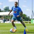 Neymar faz trabalho com bola ao lado de Alex Sandro, em Nova Jersey