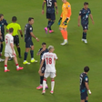 Paraguaio é expulso de maneira inusitada na Copa; entenda nova regra