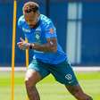 Neymar faz trabalho com bola e se aproxima de retorno com a Seleção Brasileira após aviso de Ancelotti