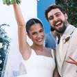 Vestido de noiva minimalista com decote profundo e laço gigantesco nas costas: esposa de Eike Duarte, Natália Vivacqua aposta em moda elegante para casamento com o ator; veja fotos!