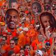 Maré laranja invade ruas de Houston: torcida holandesa chama atenção por festa nos Estados Unidos; veja vídeo