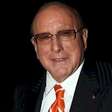 Clive Davis, um dos maiores nomes da indústria musical mundial, morre aos 94 anos