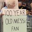 'Fã de 100 anos' viraliza com cartaz de Messi; conheça a história da americana
