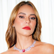 Paolla Oliveira usa joia avaliada em R$ 600 mil no Festival de Cinema de Shanghai