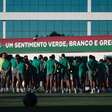 Após retorno de ídolo, Fluminense vê negociação com outro nome querido pela torcida travar