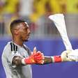 Goleiro de Curaçao brinca após atuação contra o Equador: "Finalmente tenho mais seguidores que minha mulher"