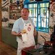 Dei adeus ao iFood depois que aprendi esse hambúrguer no pão francês com Érick Jacquin, jurado do 'MasterChef Brasil': é simples e cabe na dieta