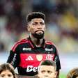 Flamengo recebe proposta de clube inglês por Emerson Royal