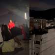 Moradores registram tiroteio em operação contra o Comando Vermelho no Morro Dona Marta, no Rio