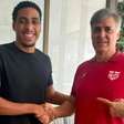 Grêmio fecha contrato com Wallace e quebra recorde no CRB
