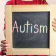 Fatores biológicos podem explicar menor incidência de autismo em meninas?