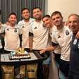 Messi completa 39 anos e recebe festa surpresa na concentração da Argentina