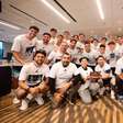 Festa de aniversário de Messi tem camisa personalizada na seleção Argentina