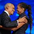 Barack Obama reflete sobre casamento com Michelle Obama: 'Me beneficiei mais do que ela'