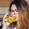 O que um estudo de 25 anos descobriu sobre quem toma suco todos os dias