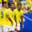 Danilo pede pés nos chão e diz que Seleção tem uma única chance de vencer a Copa: 'Entrega de corpo e alma'