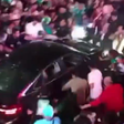 Motorista atropela multidão que comemorava vitória do México em jogo da Copa do Mundo; veja