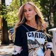 Sarah Jessica Parker aposta em look total da marca brasileira Farm Rio pelas ruas de Nova York; veja preços das peças