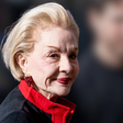 Carolina Herrera confirma que a moda (e a elegância) não tem idade e adere a uma das tendências mais ousadas de 2026