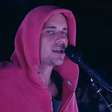 Justin Bieber lança álbum ao vivo e segue sem anúncio de turnê