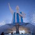 Estátua gigante de Messi na Argentina viraliza por motivo inusitado