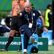 Uruguai cai na fase de grupos e Bielsa fala sobre substituição de Muslera